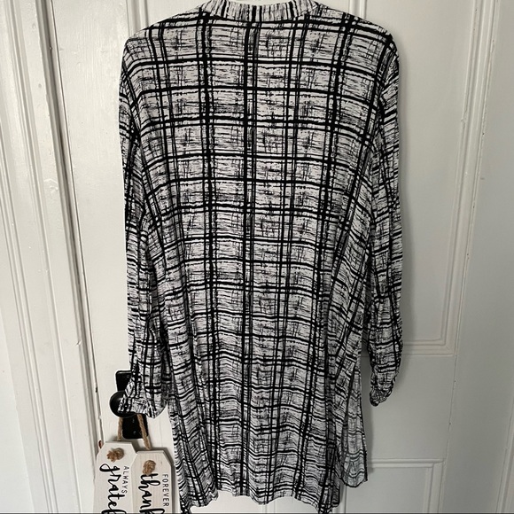 Reitman’s tunic size xl high low button up with side slits - Picture 3 of 6